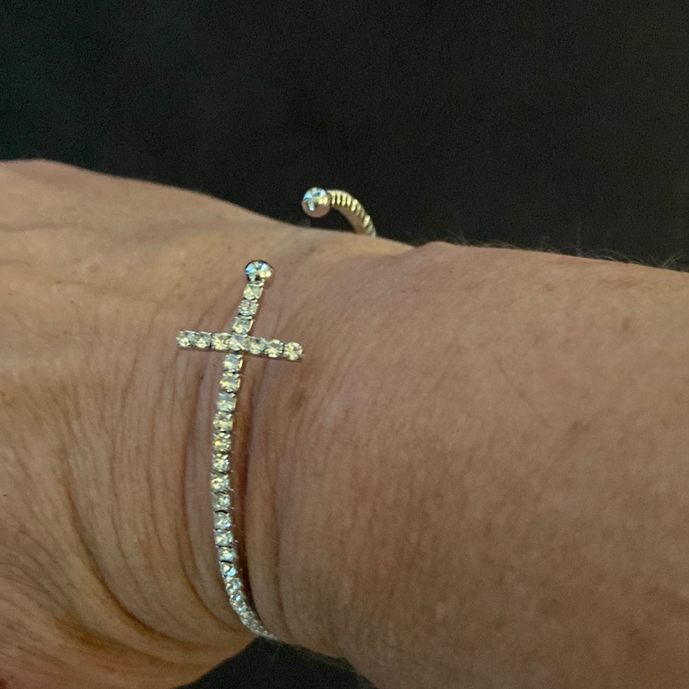 Riah Fashion Rhinestone Bracelet